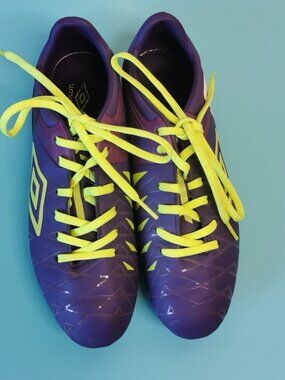 UK 6 EUR 40 Soccer cleats Umbro